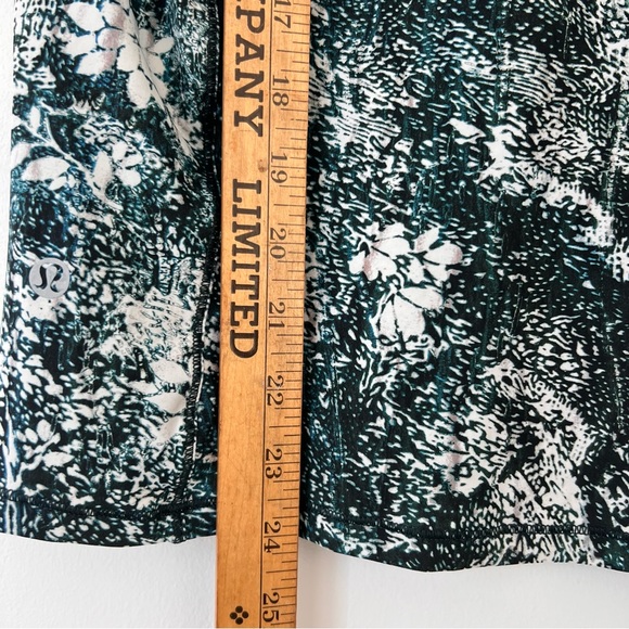 Lululemon Seek The Heat Short Sleeve
Wildwood White Multi / Nocturnal Teal - Picture 8 of 10